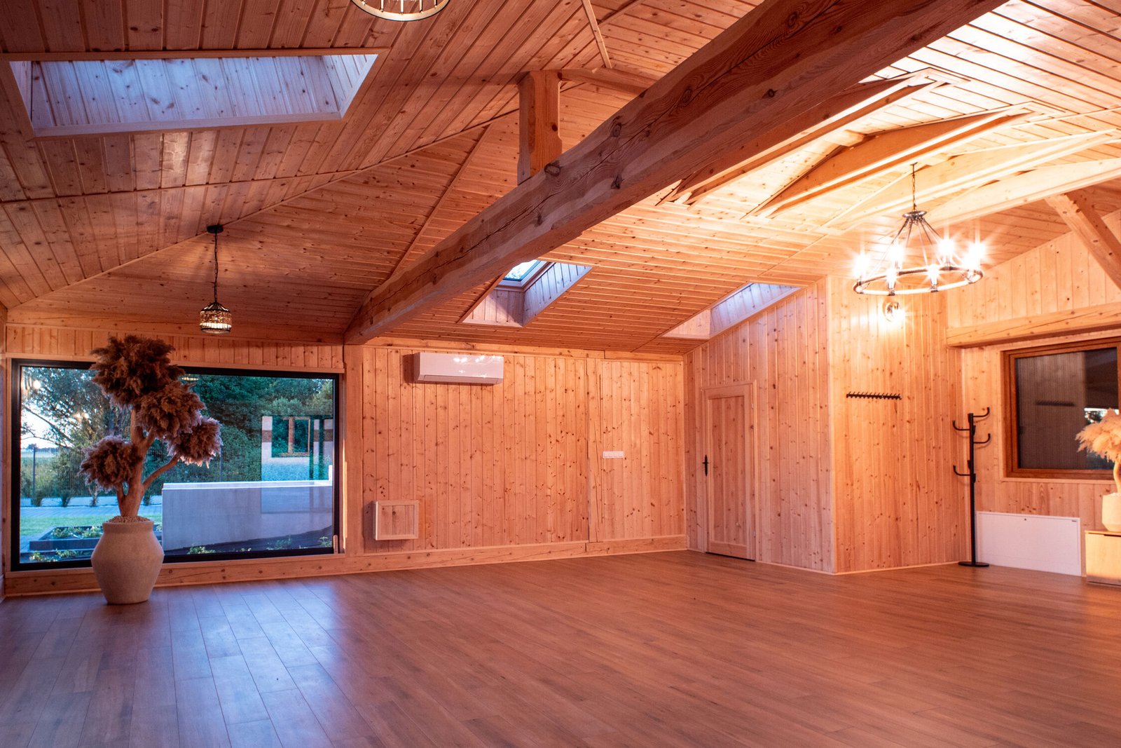 Sala Tarnica — belki i swiatlo